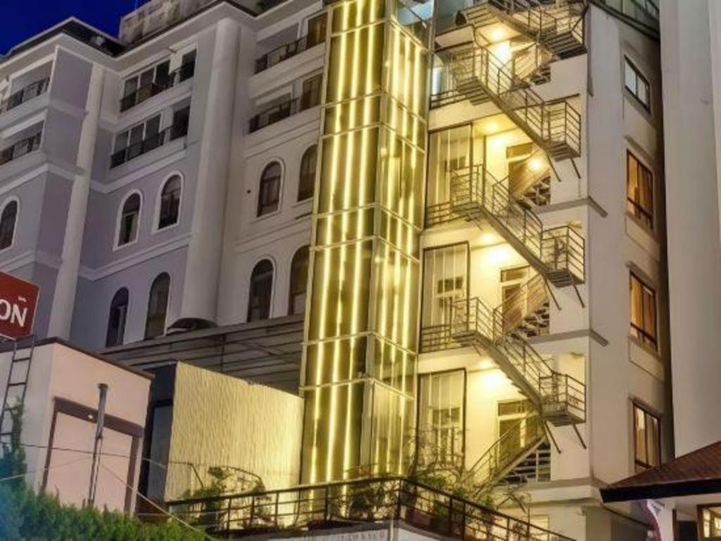 Gold Night Hotel Da Lat Esterno foto